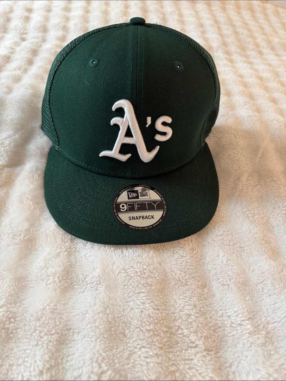 New Era Men’s Dark Green Oakland A's White Logo Snapback Hat
